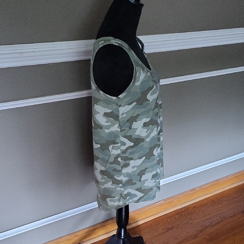 a.n.a Camo Print Women's Tank Top - Picture 4 of 7